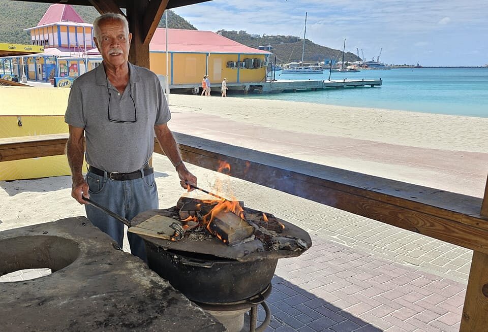 Cornie's Beach Bar and Grill